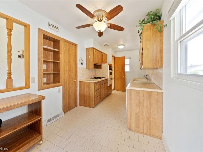 6130 Smith Road, Brook Park, OH 44142 Photo 9