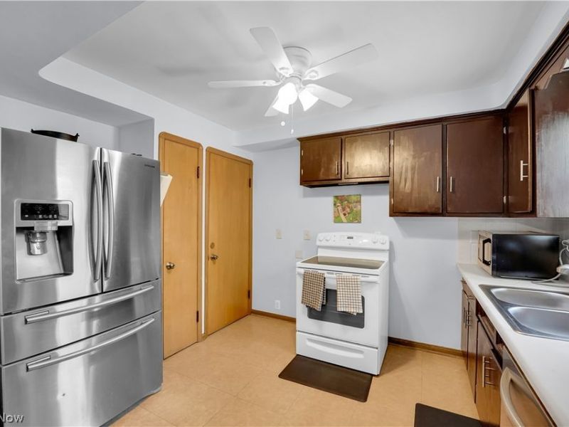 2313 Lorimer Road , Cleveland, OH 44134 Photo 11