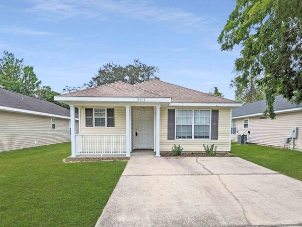5915 Bilek Dr, Pensacola, FL 32526