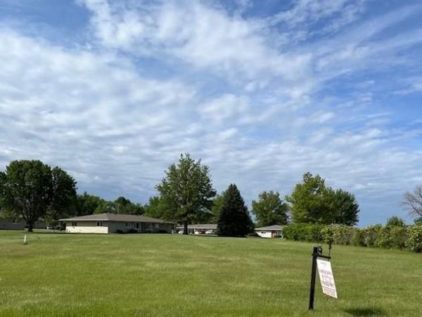105 S Pointe Lane, Clarion, IA 50525