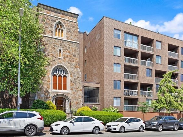 321 Harvard St, Unit 309, Cambridge, MA 02139