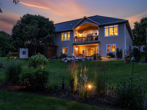 7640 Escalade Court, West Des Moines, IA 50266