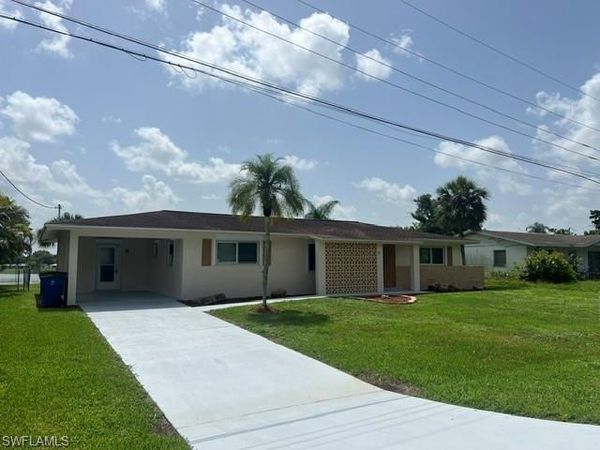 16 Greenwood AVE , LEHIGH ACRES, FL 33936