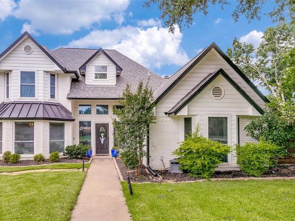 5 Rushing Creek Court, Trophy Club, TX 76262