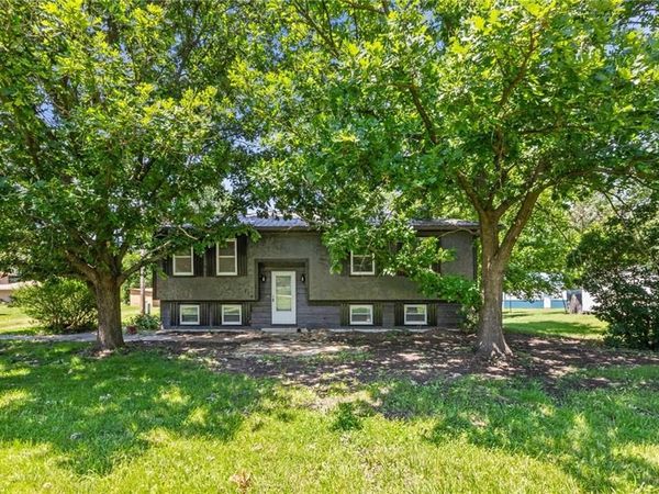 716 Shea Street, Burlington, KS 66839