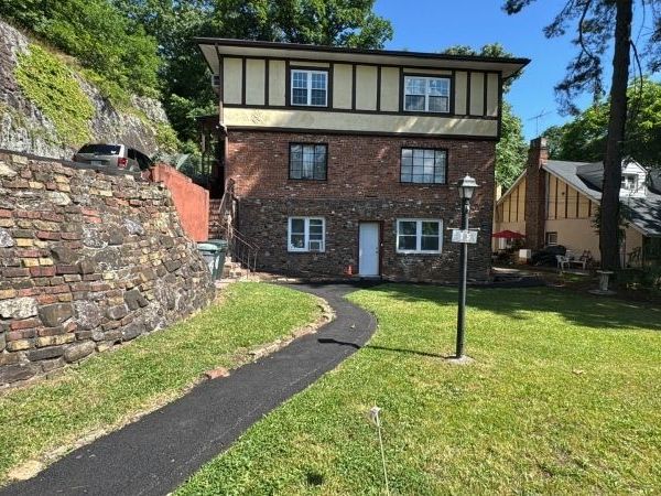15 N 17Th St, Hawthorne, NJ 07506