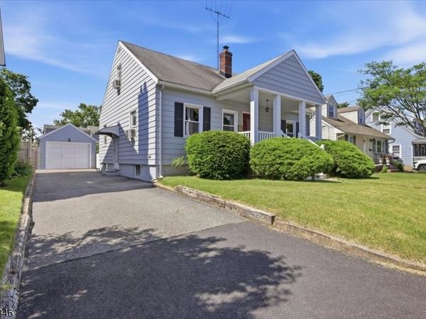 15 Kennedy Rd, Morris, NJ 07950