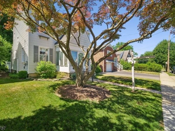 24 Meeker Pl, Millburn, NJ 07041