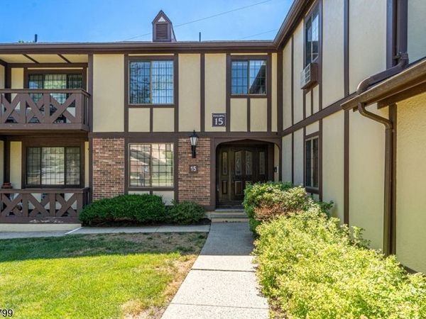 15 Kensington Rd, Chatham, NJ 07928