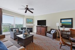 8121 Amalfi Pl.  photo 4