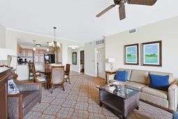 8121 Amalfi Pl.  photo 4