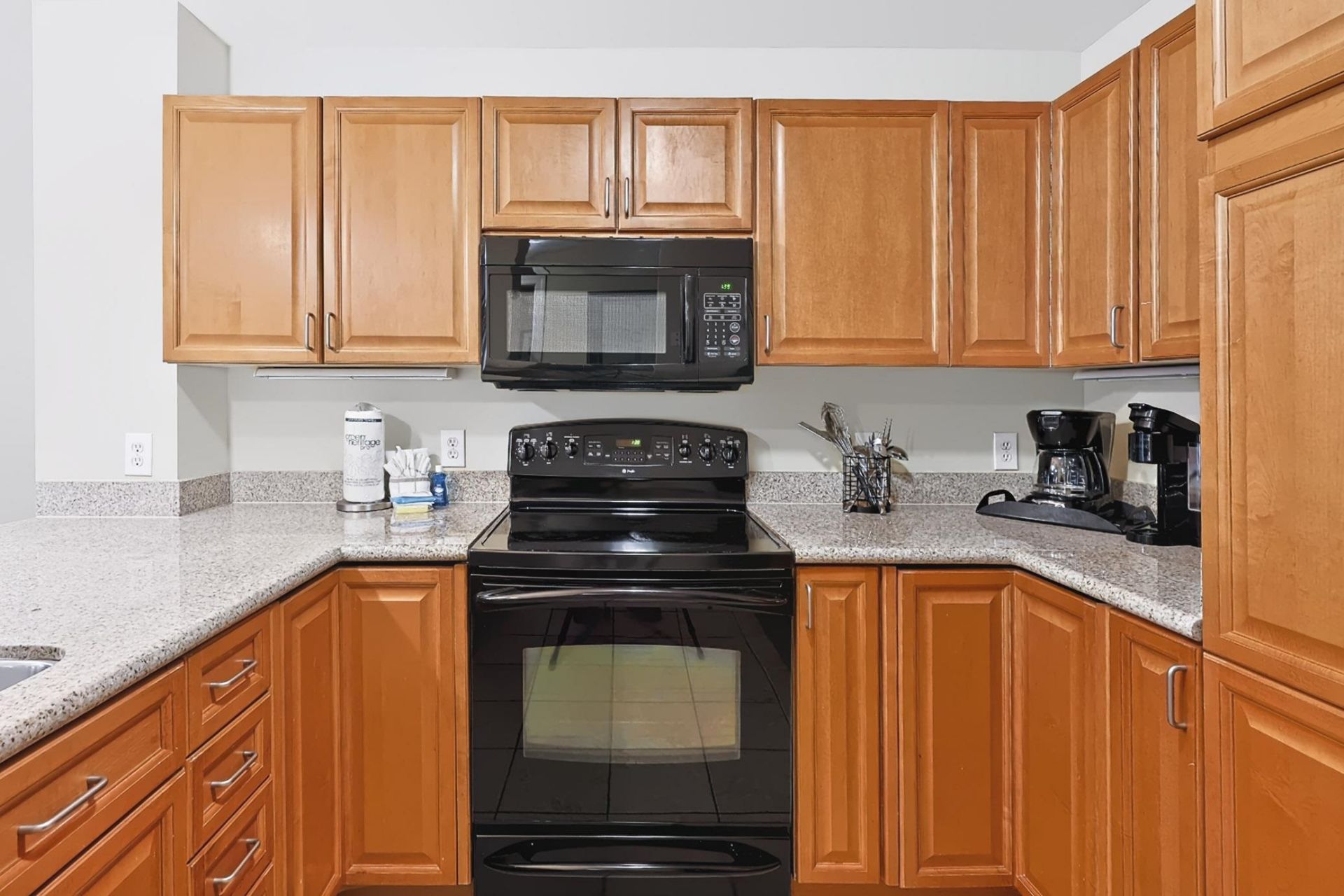 8121 Amalfi Pl.  Photo 9