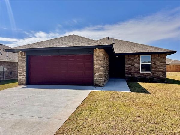 917 Hazy Brook Circle, Chickasha, OK 73018