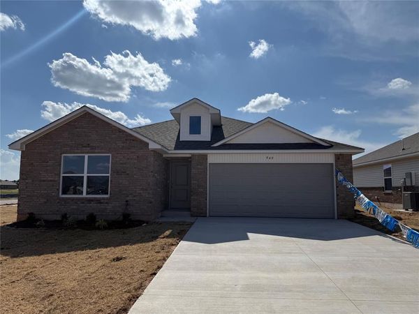 949 S Buffalo Lane, Mustang, OK 73064