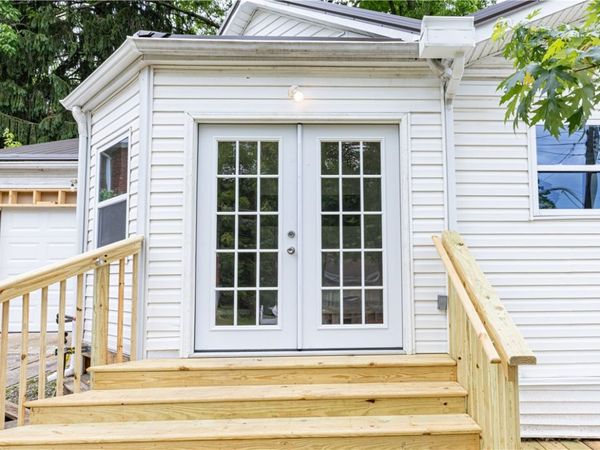 108 Lewis Dr , Pittsburgh, PA 15235