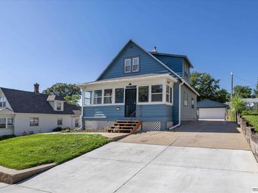 6766 Maple Street, Omaha, NE 68104