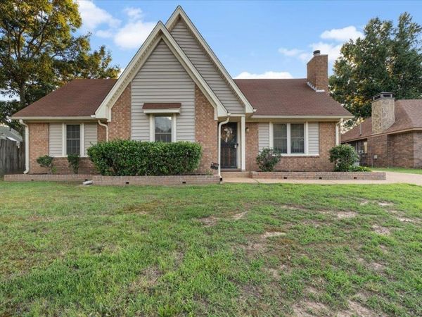4765 BARKSHIRE DR, Memphis, TN 38141