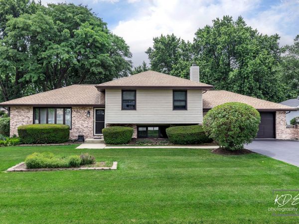 29W303 Hartman Drive , Naperville, IL 60564