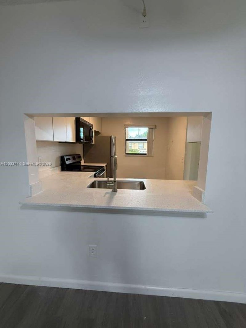 9220 NW 1st St, Unit 101, Pembroke Pines, FL 33024 Photo