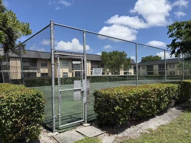 9220 NW 1st St, Unit 101, Pembroke Pines, FL 33024 Photo