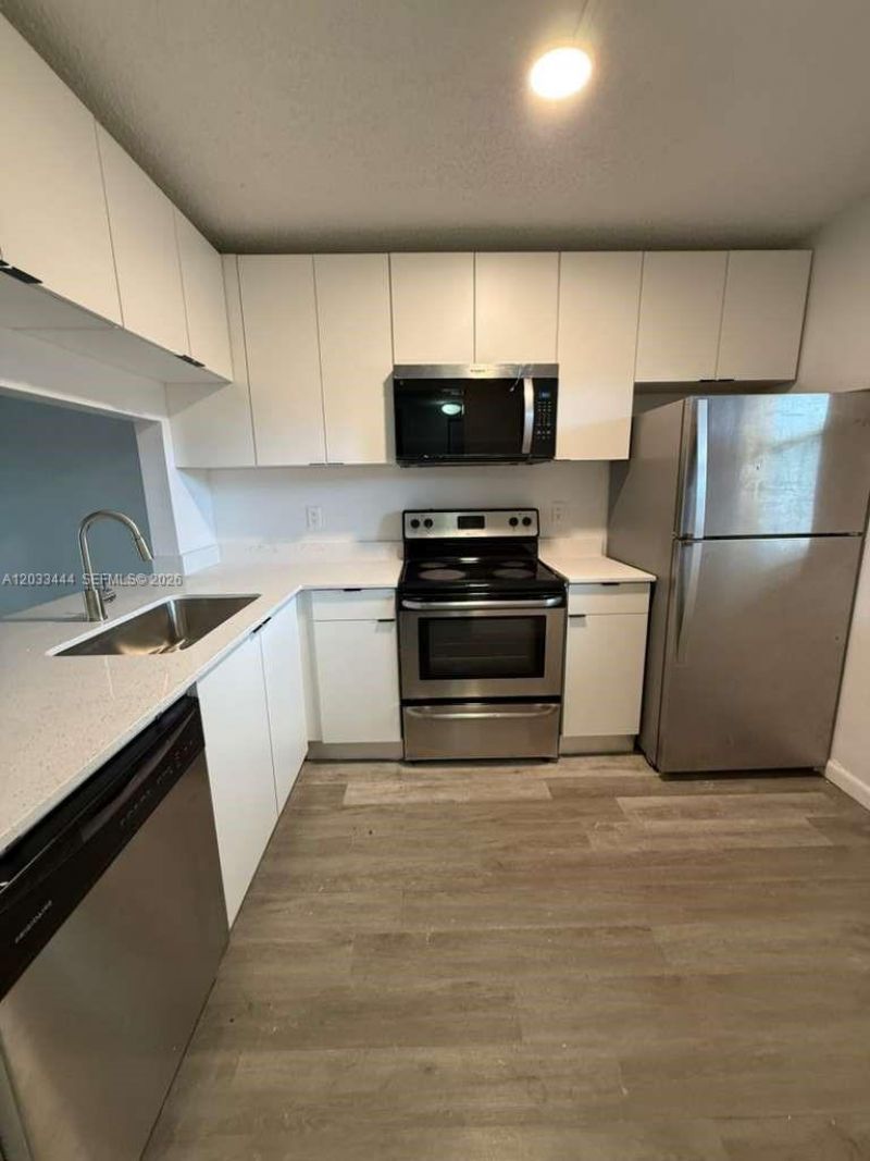 9220 NW 1st St, Unit 101, Pembroke Pines, FL 33024 Photo