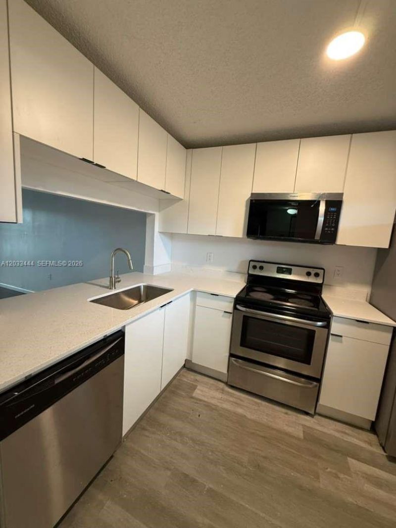 9220 NW 1st St, Unit 101, Pembroke Pines, FL 33024 Photo