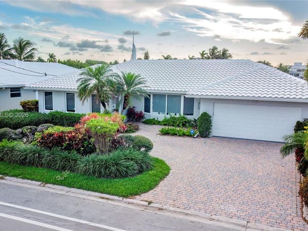 5721 Bayview Dr , Fort Lauderdale, FL 33308