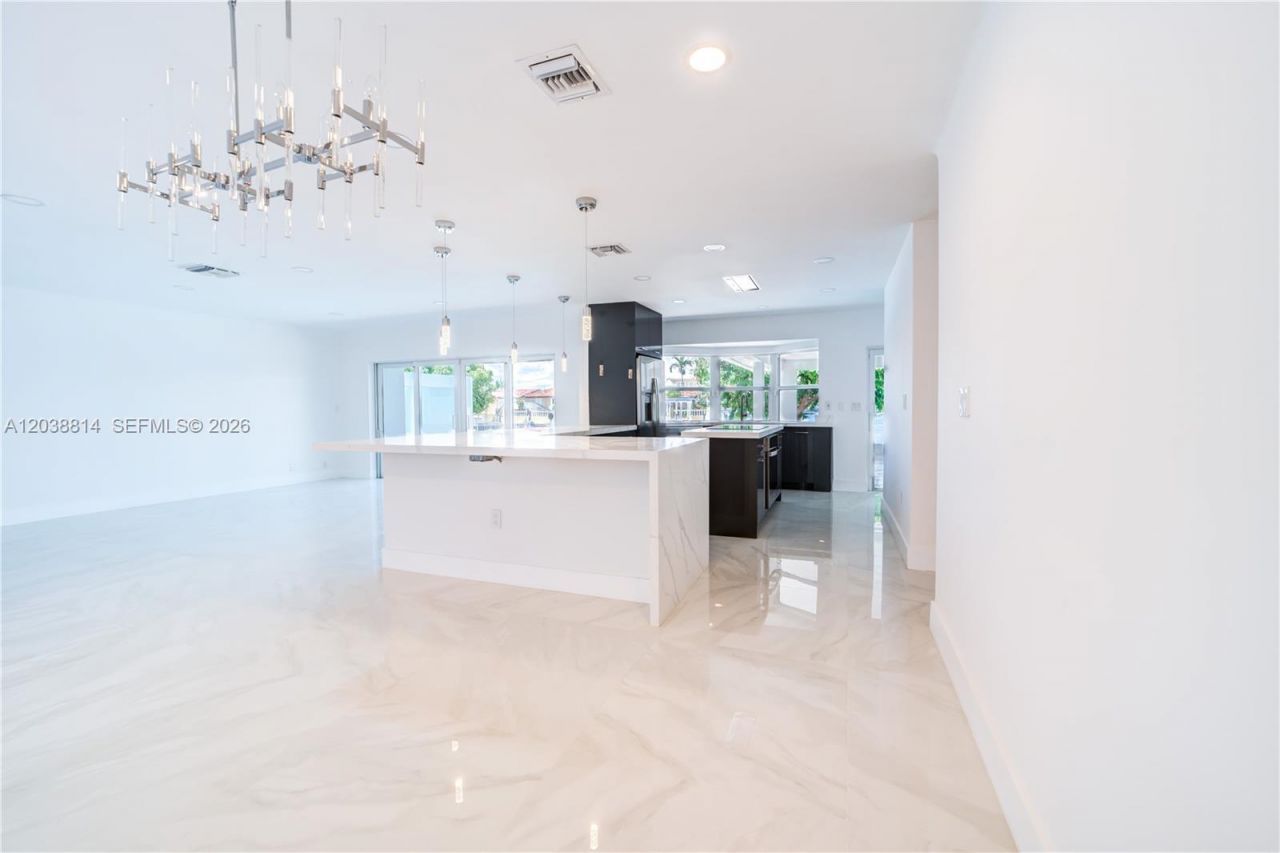 5721 Bayview Dr , Fort Lauderdale, FL 33308 Photo