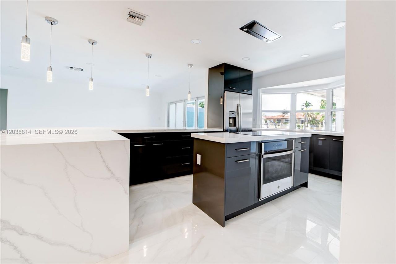 5721 Bayview Dr , Fort Lauderdale, FL 33308 Photo