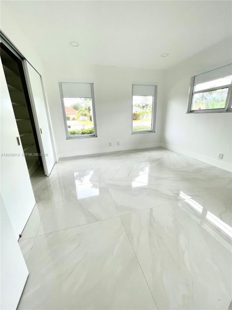5721 Bayview Dr , Fort Lauderdale, FL 33308 Photo