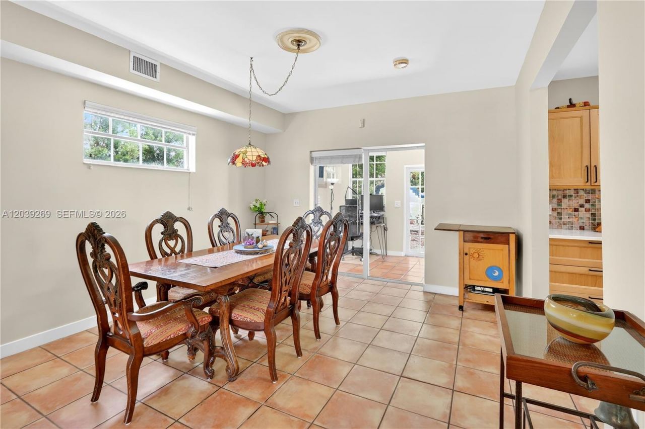 1642 SW 12th St , Miami, FL 33135 Photo