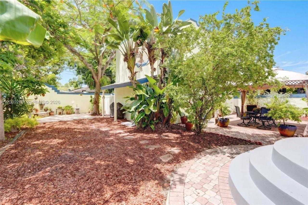 1642 SW 12th St , Miami, FL 33135 Photo