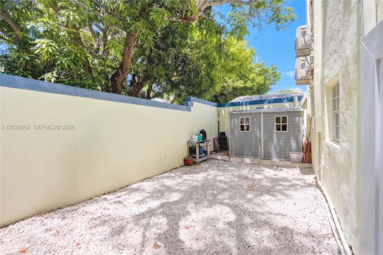 1642 SW 12th St , Miami, FL 33135 Photo
