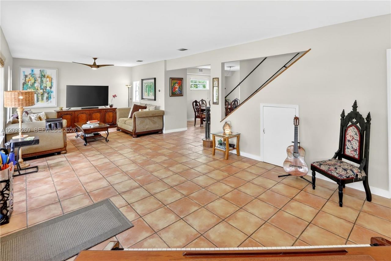 1642 SW 12th St , Miami, FL 33135 Photo