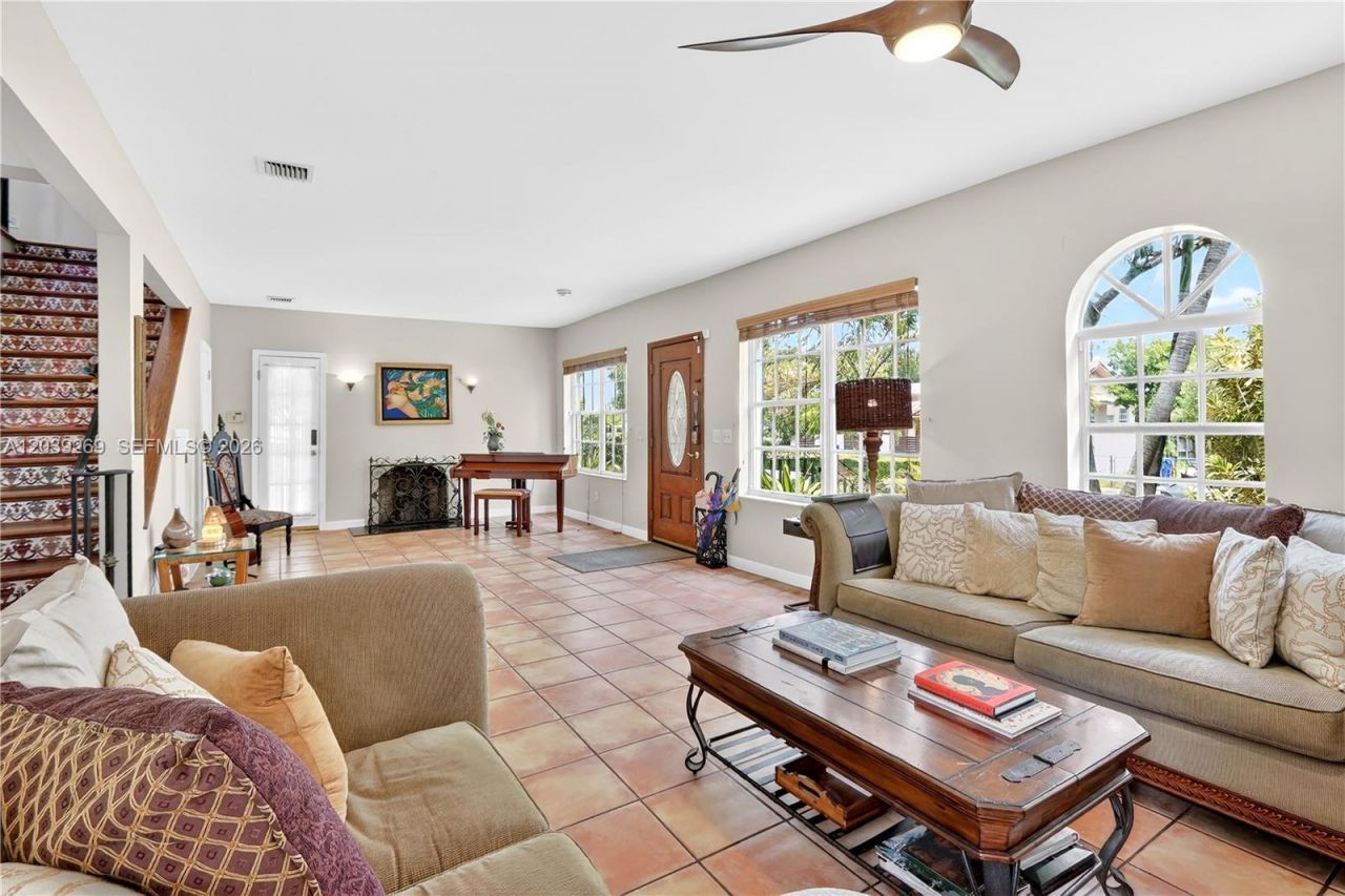 1642 SW 12th St , Miami, FL 33135 Photo