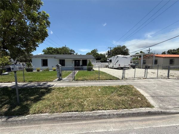3320 E 10th Ave , Hialeah, FL 33013