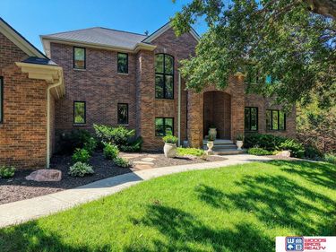 6555 Pheasant Run Place, Lincoln, NE 68516
