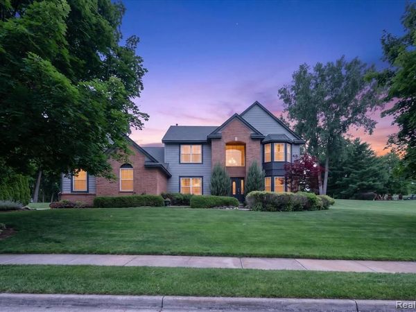 2333 Sandlewood Drive, White Lake Twp, MI 48383