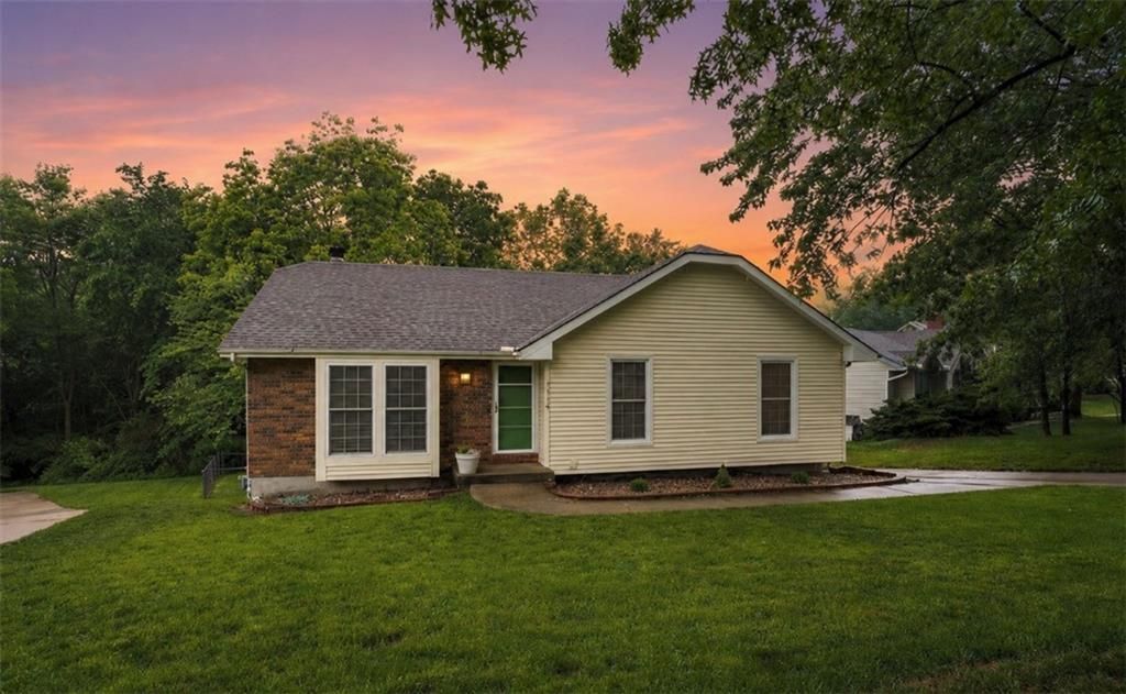 7114 NW Rhode Avenue, Kansas City, MO 64152 Main Photo
