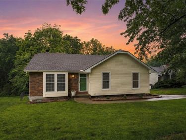 7114 NW Rhode Avenue, Kansas City, MO 64152