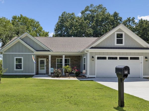 904 Wesley Drive, Hixson, TN 37343