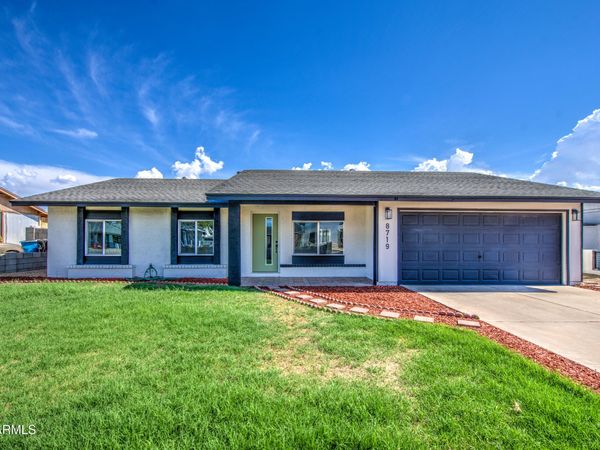 8719 W AVALON Drive, Phoenix, AZ 85037