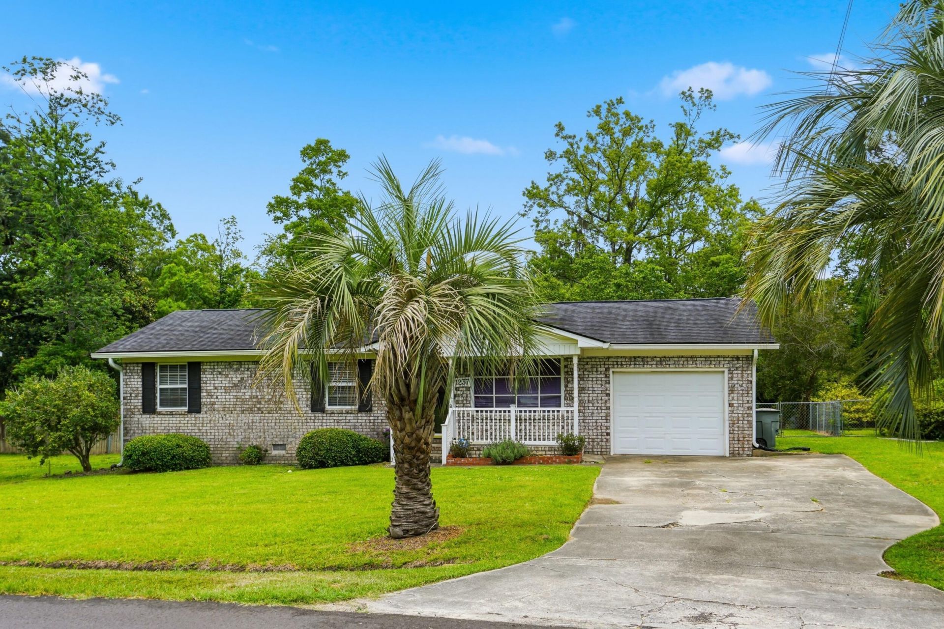 1237 Redeemer Drive Photo 3