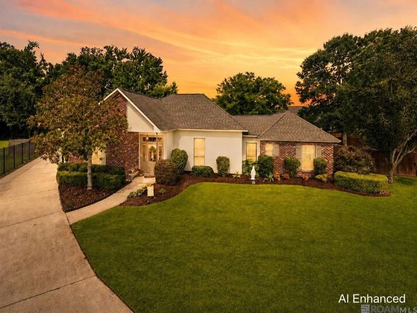 13045 Oak Knoll Dr, Geismar, LA 70734