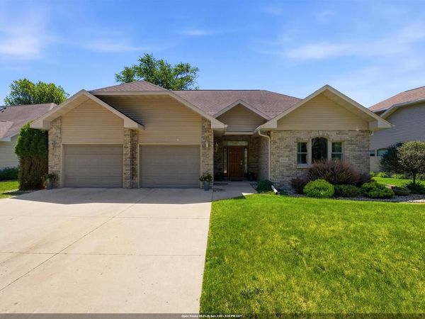 935 BRIGHTON DRIVE, Menasha, WI 54952