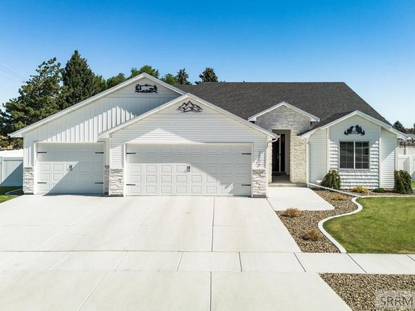 1296 Angela St, CHUBBUCK, ID 83202