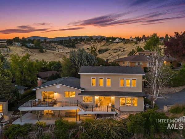 130 W Horizon Drive, Boise, ID 83702
