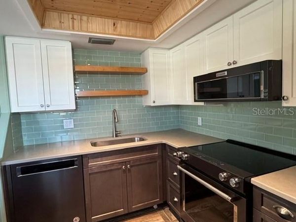 300 BASE AVENUE E, Unit 111, VENICE, FL 34285