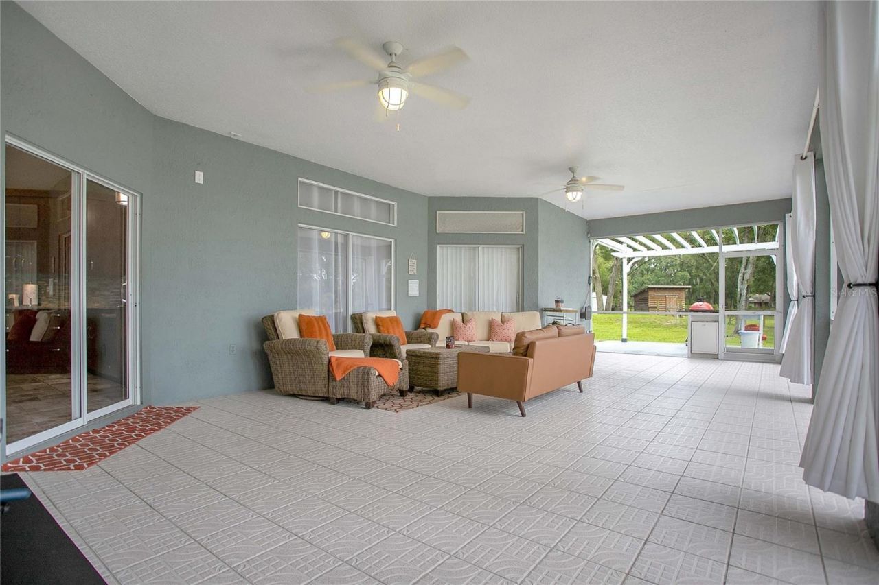 19616 Livingston Avenue , Lutz, FL 33559 Photo