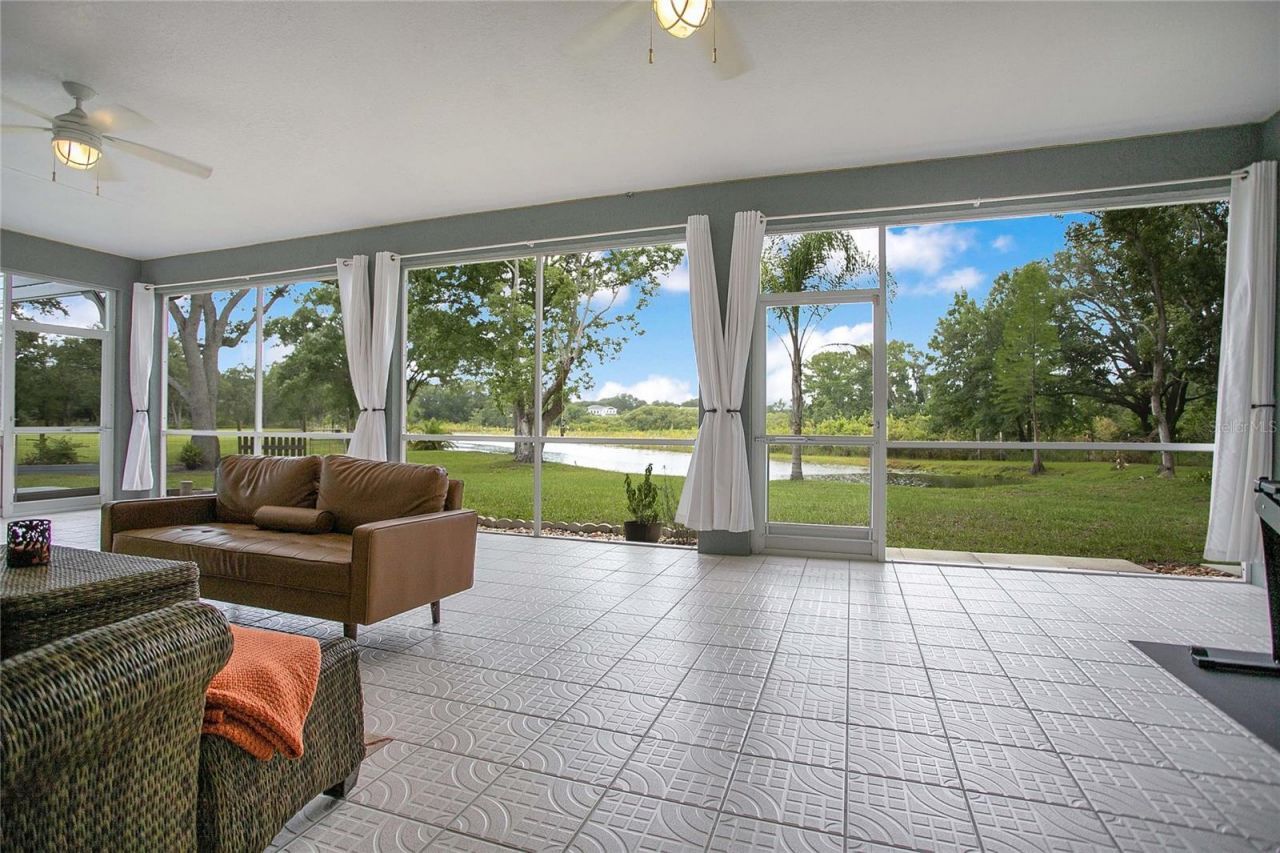 19616 Livingston Avenue , Lutz, FL 33559 Photo